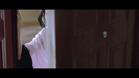 她是功于心计的美人谋士秦般若,她是心狠手辣却痴情偏执的大反派