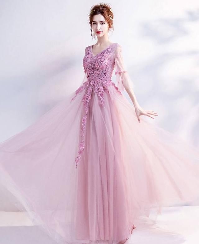 十二星座专属的粉色唯美婚纱,射手座豪华大气,摩羯座清秀花仙子