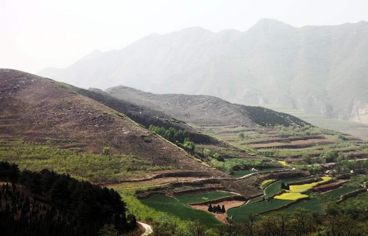 嵯峨山,位于陕西省泾阳,三原,淳化三县交界,距古城西安60公里.