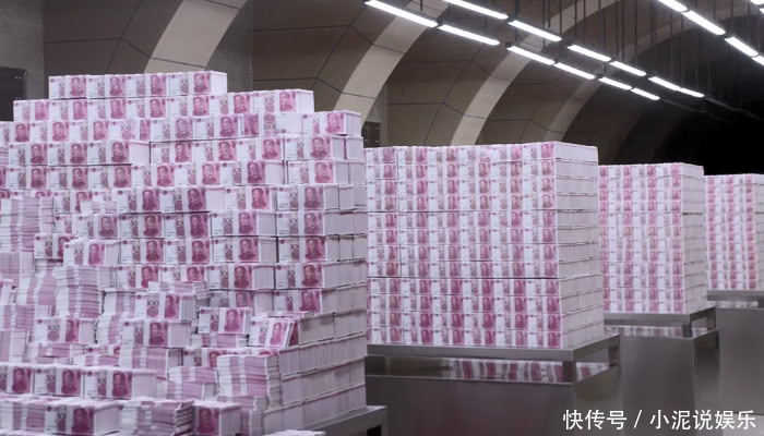 《西红柿首富》里面10亿现金去掉特效后,难怪沈腾会瘫