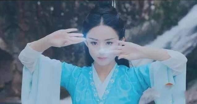 演员们施法,唐嫣施法都是爱心的形状,古力娜扎真是五毛钱的特效
