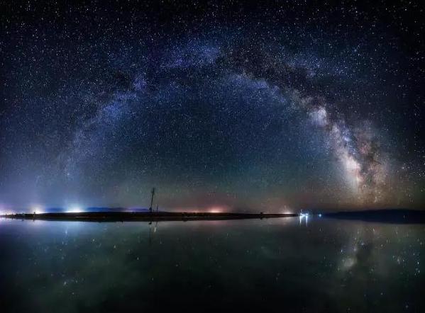 在摄影界和旅游界被誉为"中国天空之境","中国最美星空之一",景区盐雕
