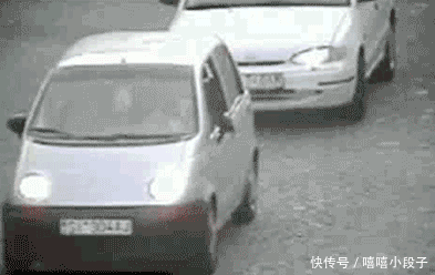 这大概是……偷鸡不成蚀把米吧