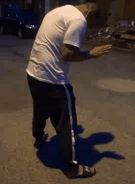 搞笑gif动图来袭,大哥你装的这个龟儿子真像啊