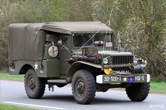 1942年,道奇公司为盟军生产了t-214系列3/4吨4x4卡车,在盟军中