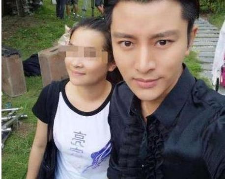 贾乃亮助理是第三者?曾和李小璐合影,网友:别洗白了吧