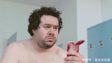 搞笑gif: 姑娘你这是骑的单车吗, 应该是火箭吧!