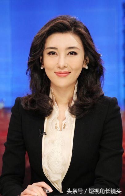 1,李红 端庄大气,气质诱人,中央电视台的当红女掌管.