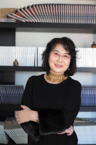 关于读书,台湾女作家三毛曾经说过很经典的一段话:"读书多了,容颜
