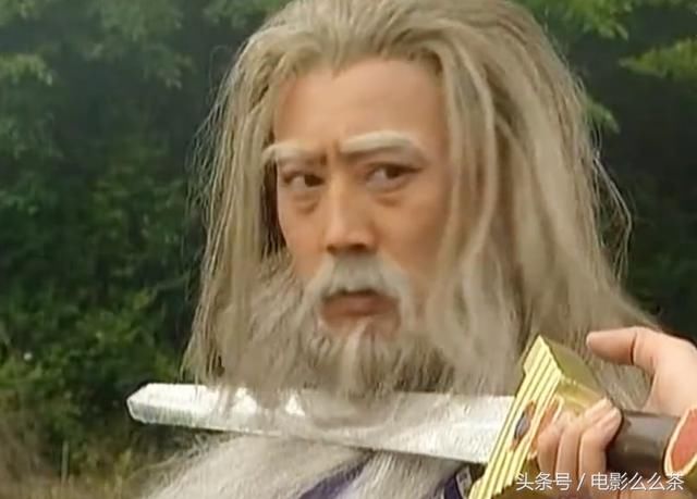 《风云雄霸天下》中,剑圣连晚辈剑晨都打不过,为何敢单挑雄霸