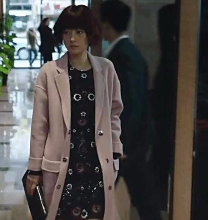 我的前半生里看罗子君如何把奢侈品穿成地摊货