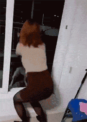 最新一期内涵爆笑动图 妹子,你这是靠天赋游泳吗?