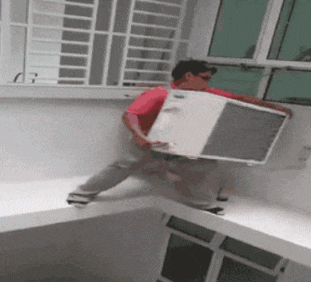 这也太拼了吧,这样装空调外机!