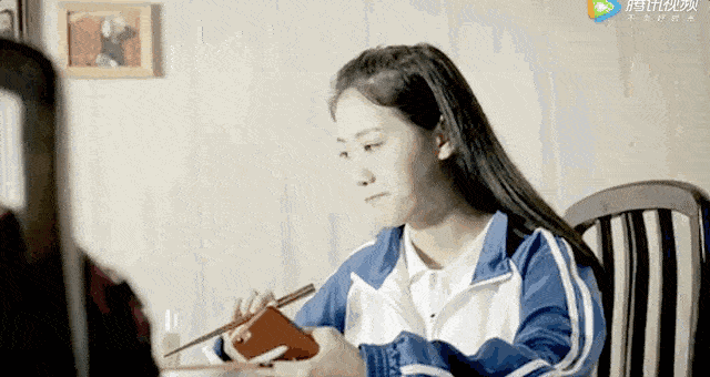 7分钟短片《孟婆汤》在家长群里炸了:孩子何时能体谅父母不容易