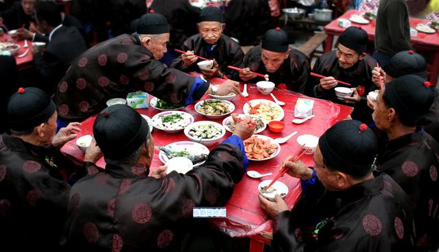 做桌厨师也风流,流传于潮汕乡间的食桌民俗和桌席美食