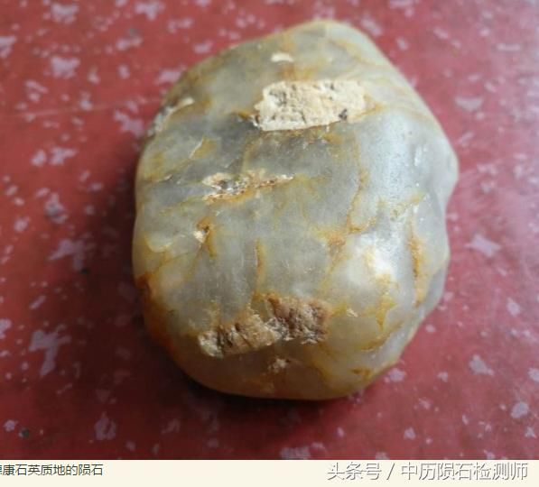 再看看这块德康石英质陨石,我实在写不下去跟看不下去,知道为什么说