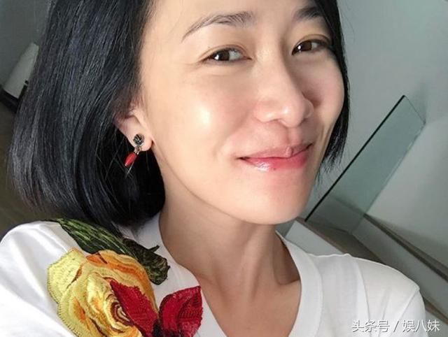 20年前参选港姐,43岁佘诗曼素颜如18岁少女,是吃防腐剂了吗?