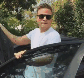 搞笑gif:都是女人,差别咋这么大