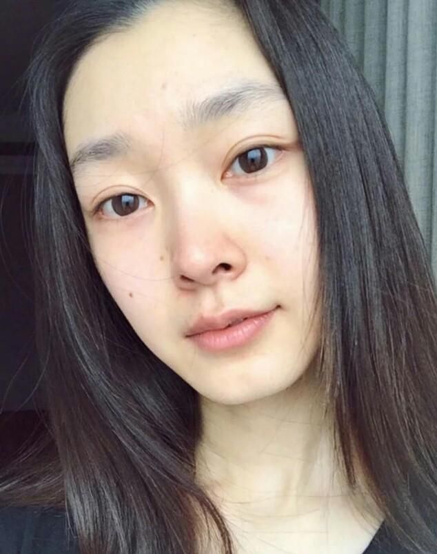 女明星真实素颜集锦,以为年轻的小花占优势,但看到她真的惊艳了