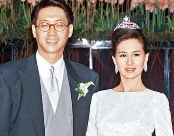 年过50身价超过300亿,她是赌王何鸿燊女儿,离婚后至今