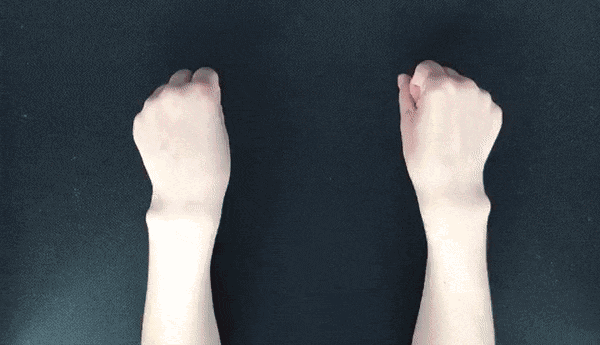 这10个简单的手指动作 每个每天做20遍, 可以帮助锻炼脑神经, 快来