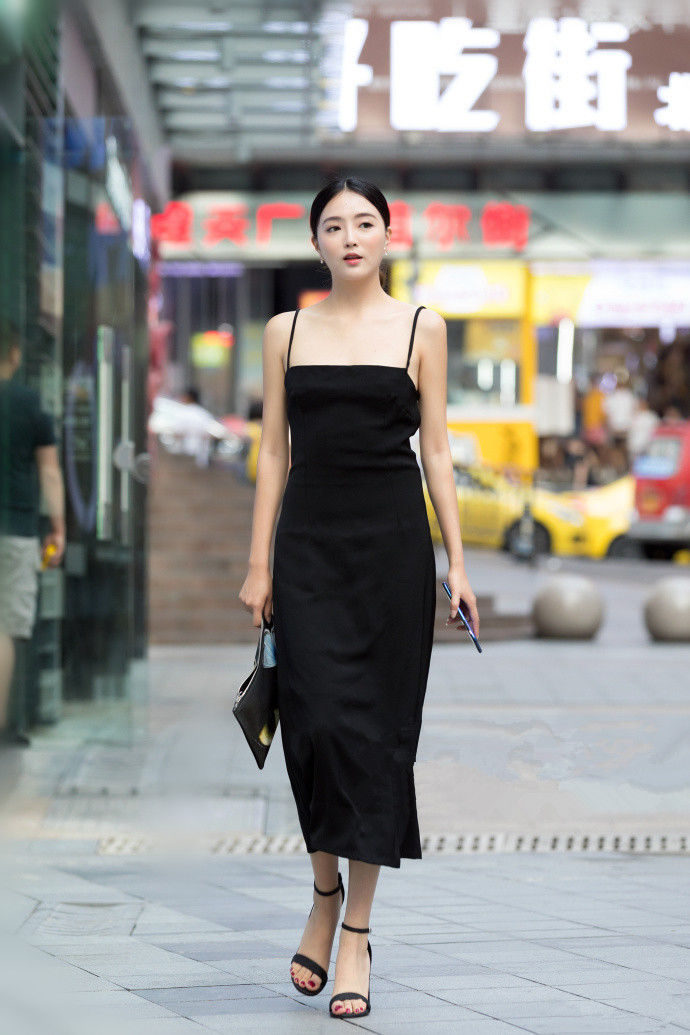 重庆街拍,女神范连衣裙,秒变气质女神不是问题