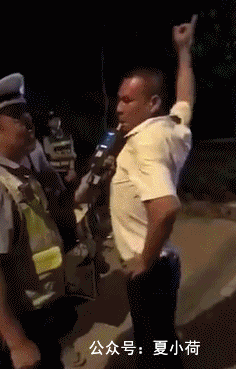 搞笑gif图:新组建了一个乐队,打算进军娱乐圈了!