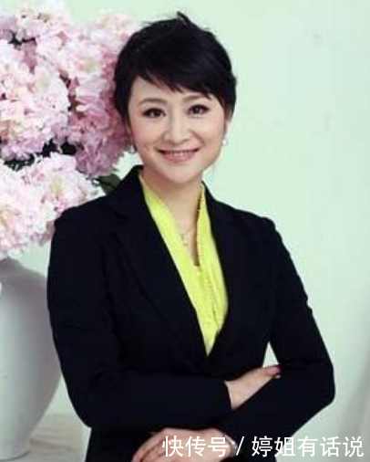 江苏卫视台柱,现为中国收视率超高的脱口秀节目主持人.