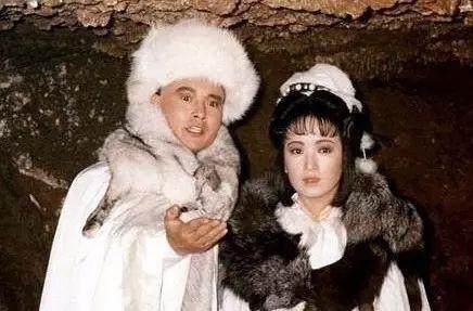 时隔27年,《雪山飞狐》原班人马再聚首,48岁王璐瑶依旧貌美!