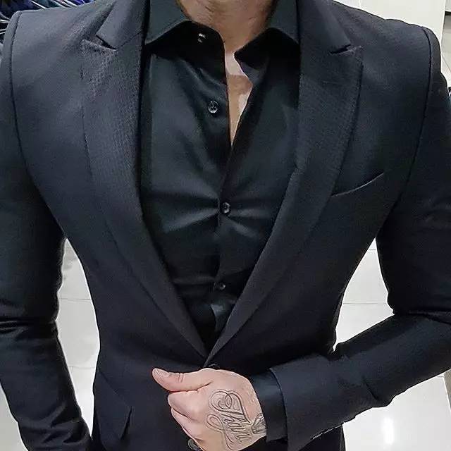 有肌肉,穿正装的男人才是世界上最毒的药