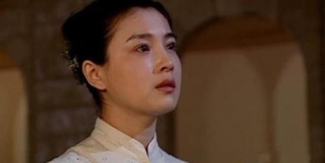 1998年与陆剑民一起主演电视剧《相思年代》.
