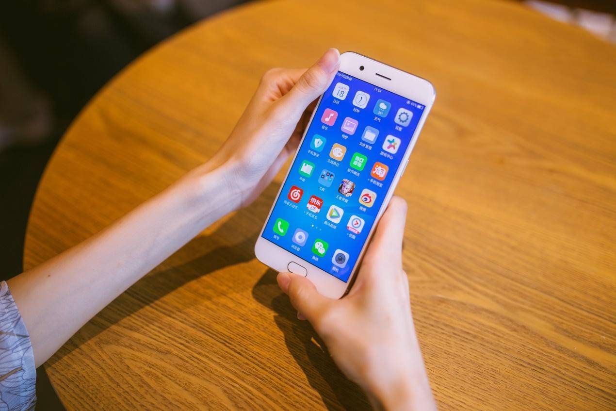 oppor11自带壁纸,oppor11自带壁纸高清 开学季换机新选择,oppo r11备受年轻人宠爱