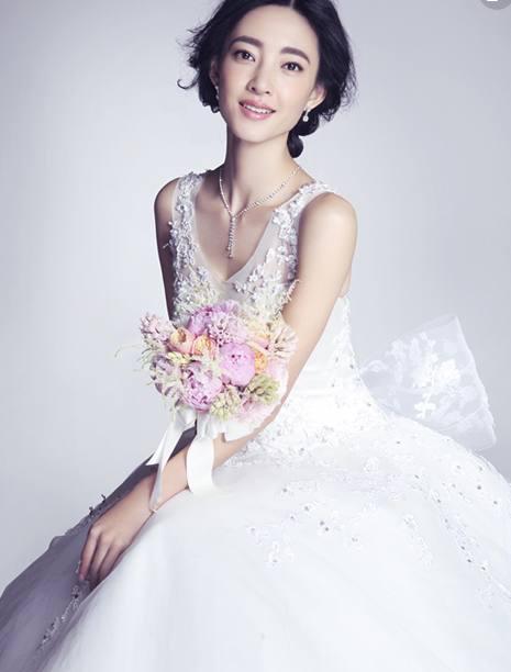 鞠婧祎婚纱照,蓝盈莹婚纱照,张雪迎婚纱照,发现美和年纪无关