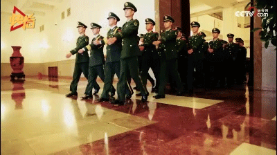 雄赳赳气昂昂 人民解放军来啦