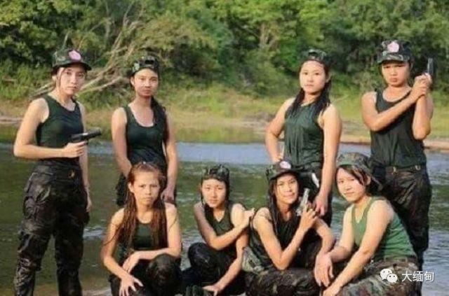 亲密接触缅甸德昂民族武装女兵