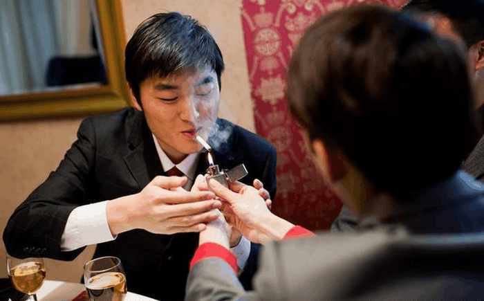 陪领导与客户喝酒, 有这3条规矩, 好多人工作十年都没