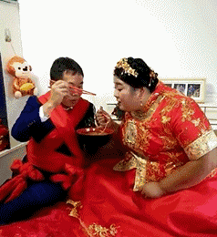 搞笑gif:哎呀妈呀,快救我出去