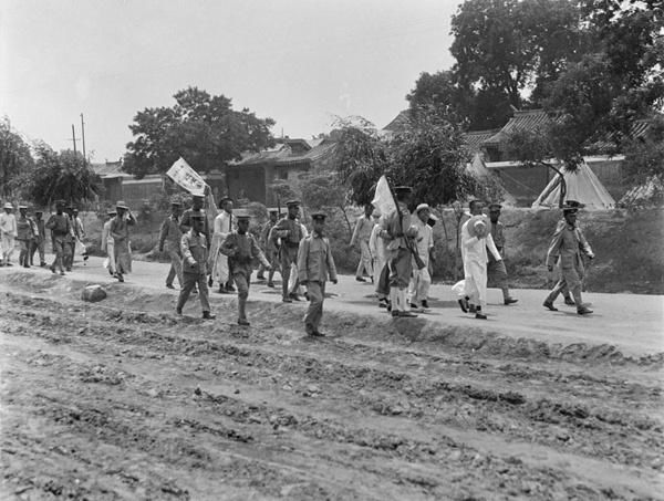 老照片:1919年,五四运动期间的学生运动,他们以自己的方式爱国