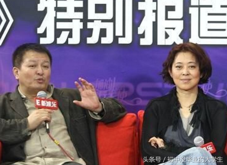 倪萍全家近照,导演丈夫待继子如亲生儿子,五段婚姻终获幸福