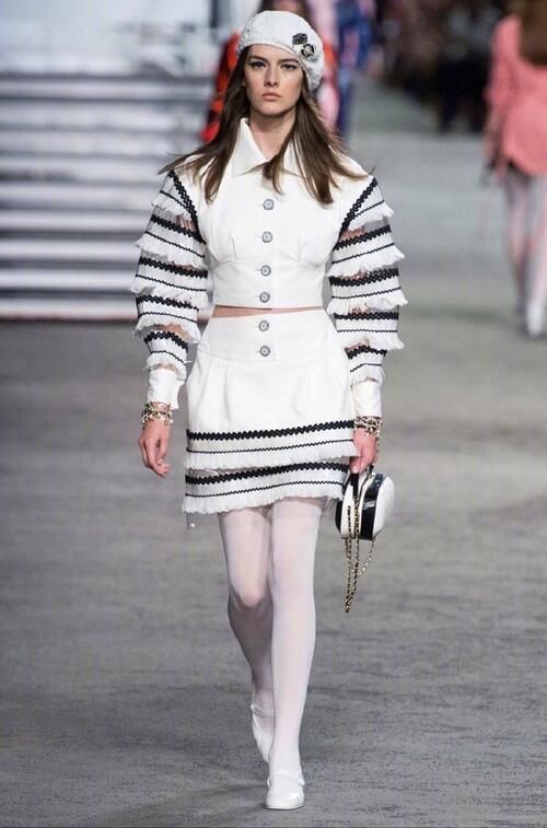 香奈儿2021早春时装秀,圣罗兰2021时装秀 chanel|香奈儿|2019早春时装秀最新