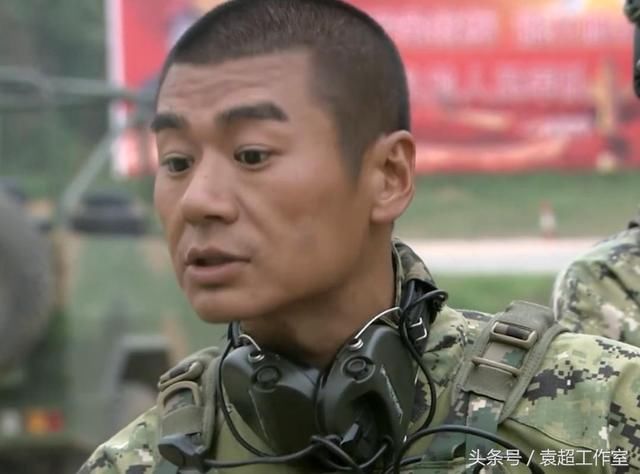 特种兵第三部,这次的大队长是由徐佳饰演的雷战,代号雷神,也就是火