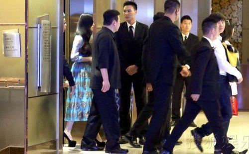 女明星带保镖谁更强?范冰冰跟赵丽颖这气场霸气的不得