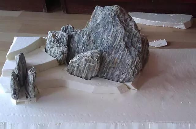 如何用泡沫板固定不规则石头-草缸小技巧