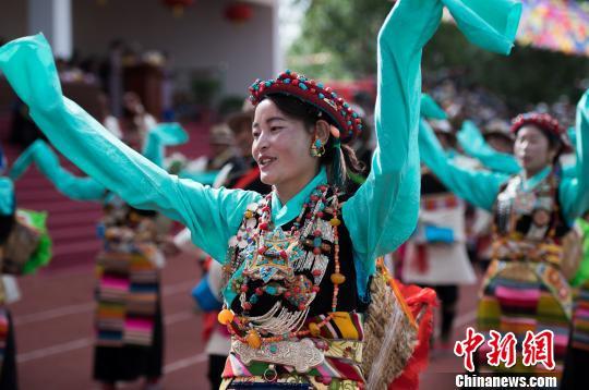 西藏江孜举行600年历史民俗活动"达玛节"
