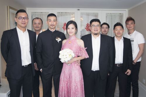 杨子姗吴中天婚礼 杨子珊粉色礼服抢眼 婚礼温馨低调