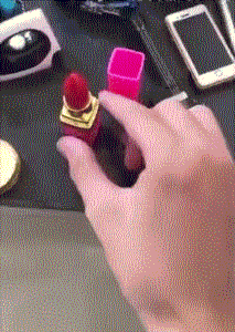 搞笑gif:你们这些打火机,建国之后还敢成精!