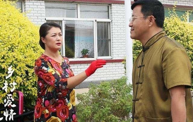 "谢大脚"近照成贵妇:结婚20年为演戏不生娃,没想到老公竟是他