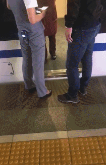 爆笑gif:这个小姐姐我要了,谁让我喜欢被举高高的感觉