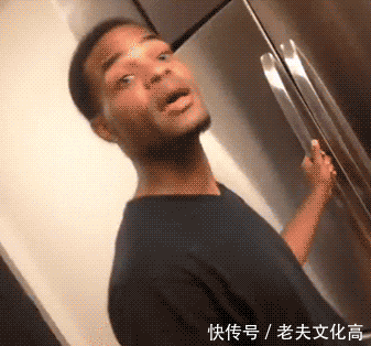 这玩意叫啥? 搞笑段子: 晚上跟女同学表白,她含蓄地答应了.