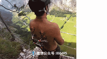 搞笑gif动图:在脊背皮肤上挂降落伞,这样能有展翅飞翔